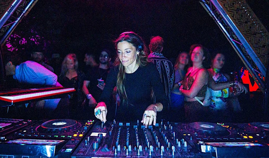 Do Not Sit on MMW - LP Giobbi