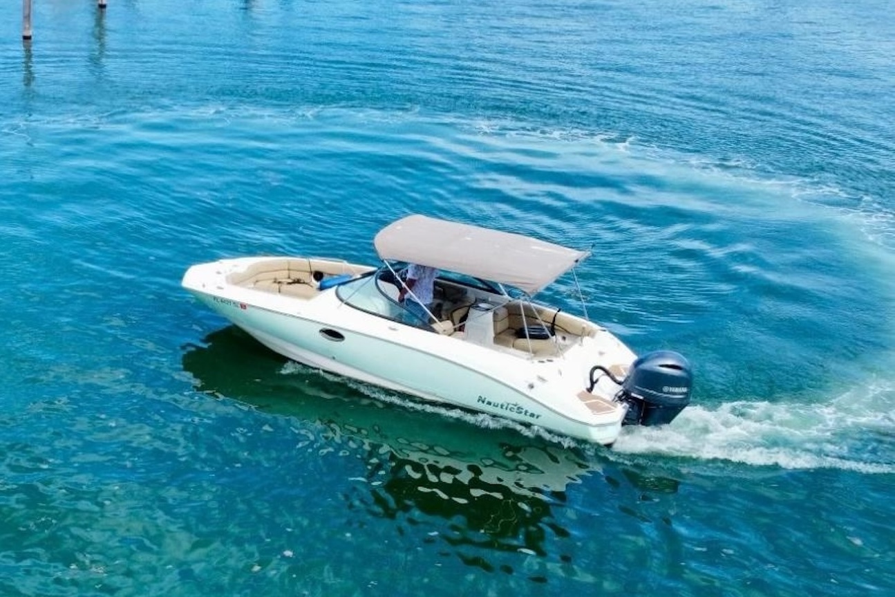 Miami Private Sunset Speedboat Tour for up to 6 People