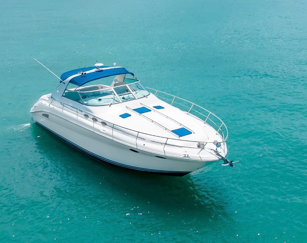 Quest" 40' Yacht - Daytime"