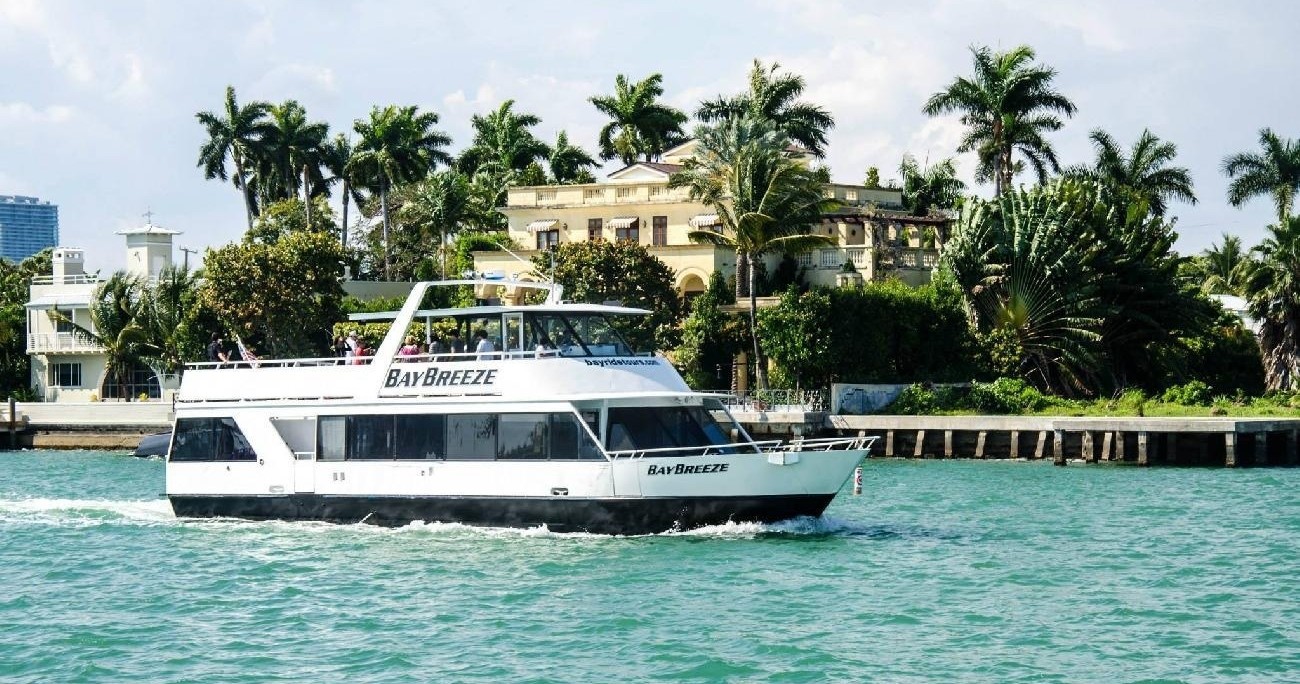 Miami Boat Tour - Without Transportation (Please call US 786-829-1669 to book for availabilities)